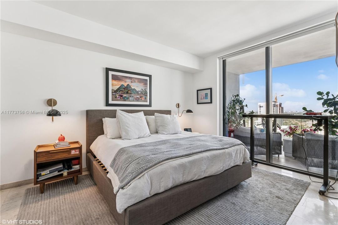 最近租的: $6,150 (2 贝兹, 2 浴室, 1383 平方英尺)