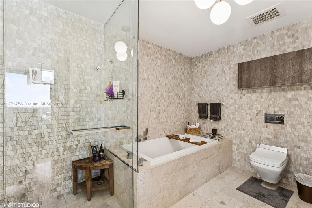 最近租的: $6,150 (2 贝兹, 2 浴室, 1383 平方英尺)