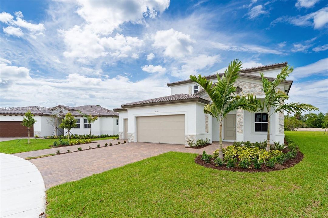 Active With Contract: $4,600 (5 beds, 3 baths, 3105 Square Feet)