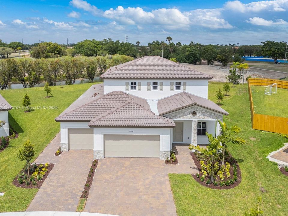 Active With Contract: $4,600 (5 beds, 3 baths, 3105 Square Feet)