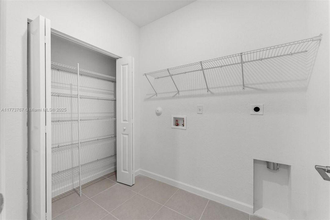 Active With Contract: $4,600 (5 beds, 3 baths, 3105 Square Feet)