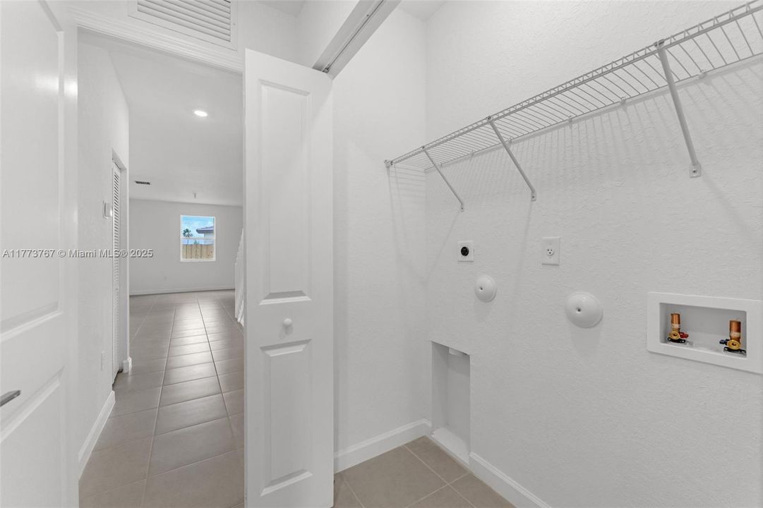 Active With Contract: $4,600 (5 beds, 3 baths, 3105 Square Feet)