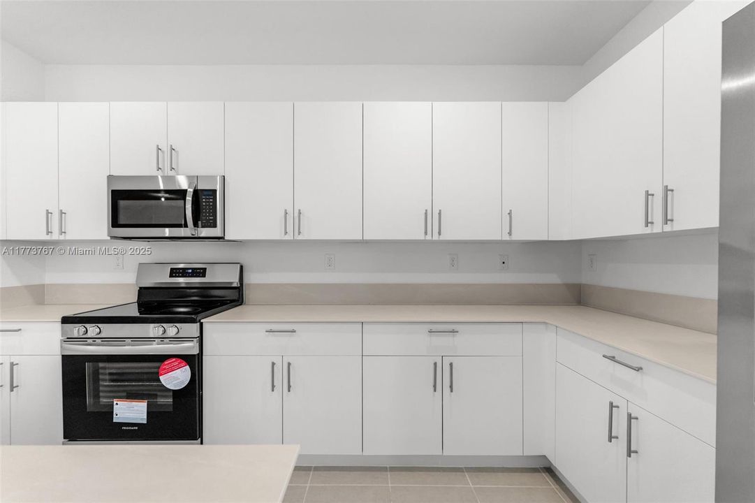 Active With Contract: $4,600 (5 beds, 3 baths, 3105 Square Feet)