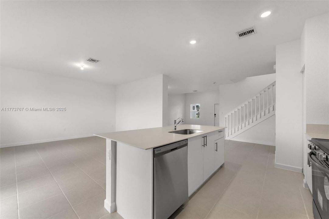 Active With Contract: $4,600 (5 beds, 3 baths, 3105 Square Feet)