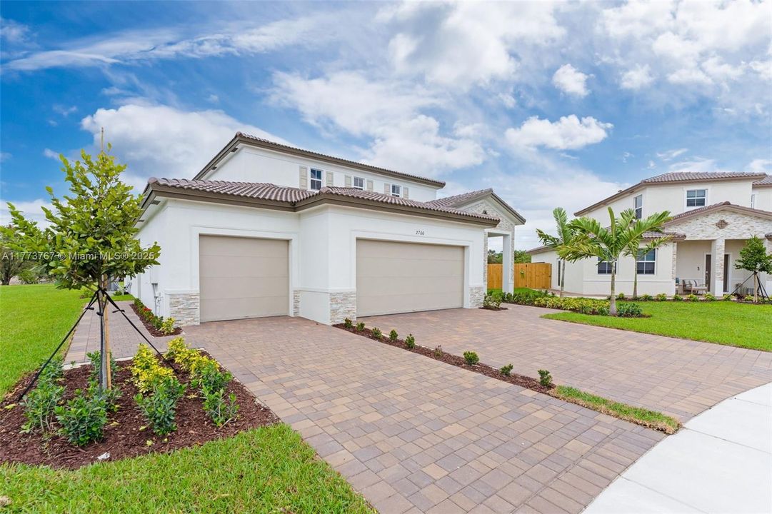 Active With Contract: $4,600 (5 beds, 3 baths, 3105 Square Feet)
