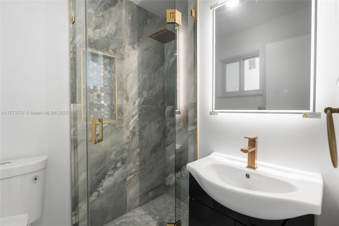 Recently Sold: $290,000 (2 beds, 2 baths, 1331 Square Feet)