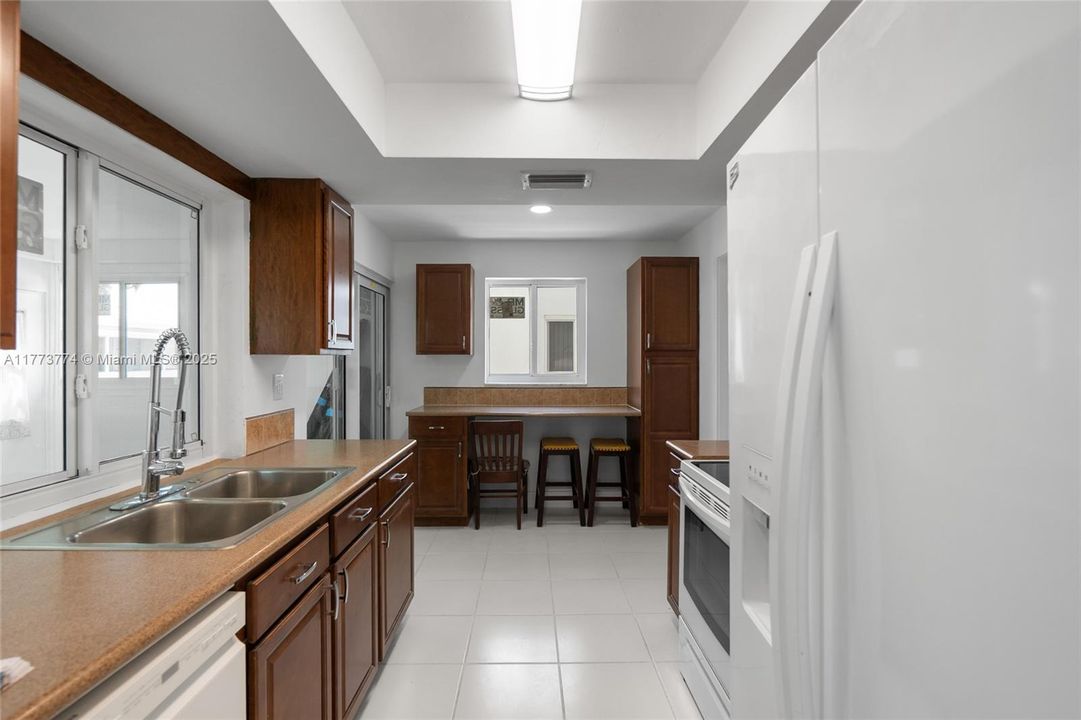 Recently Sold: $290,000 (2 beds, 2 baths, 1331 Square Feet)