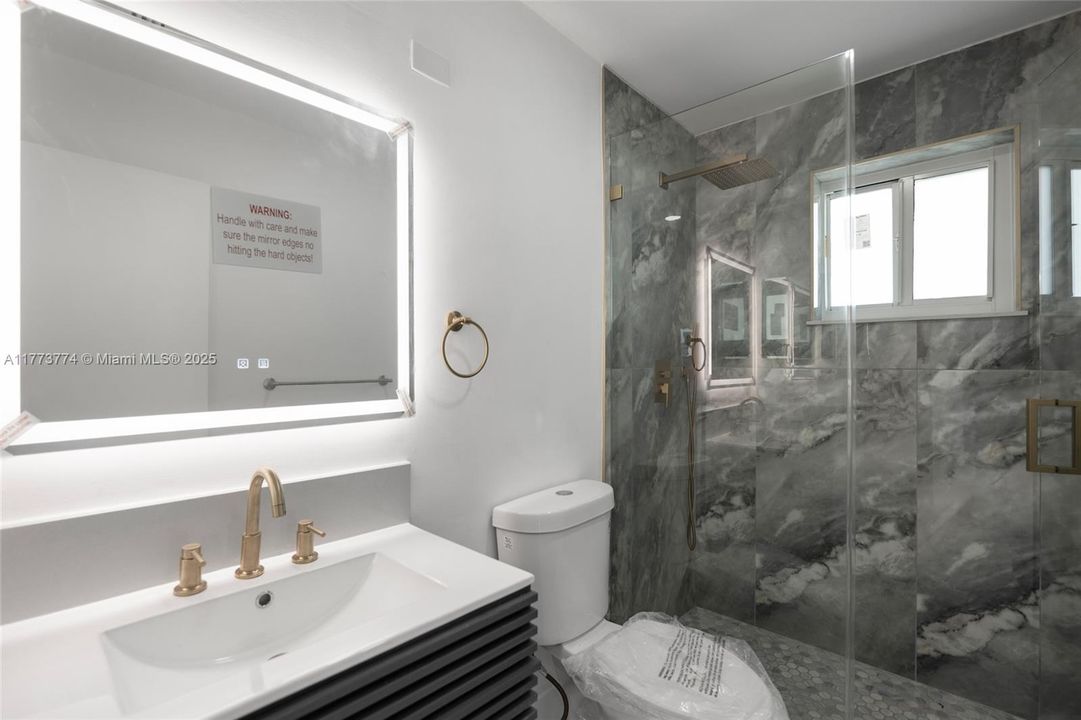 Recently Sold: $290,000 (2 beds, 2 baths, 1331 Square Feet)