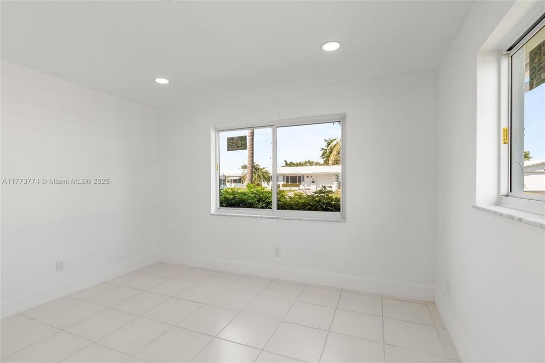 Recently Sold: $290,000 (2 beds, 2 baths, 1331 Square Feet)