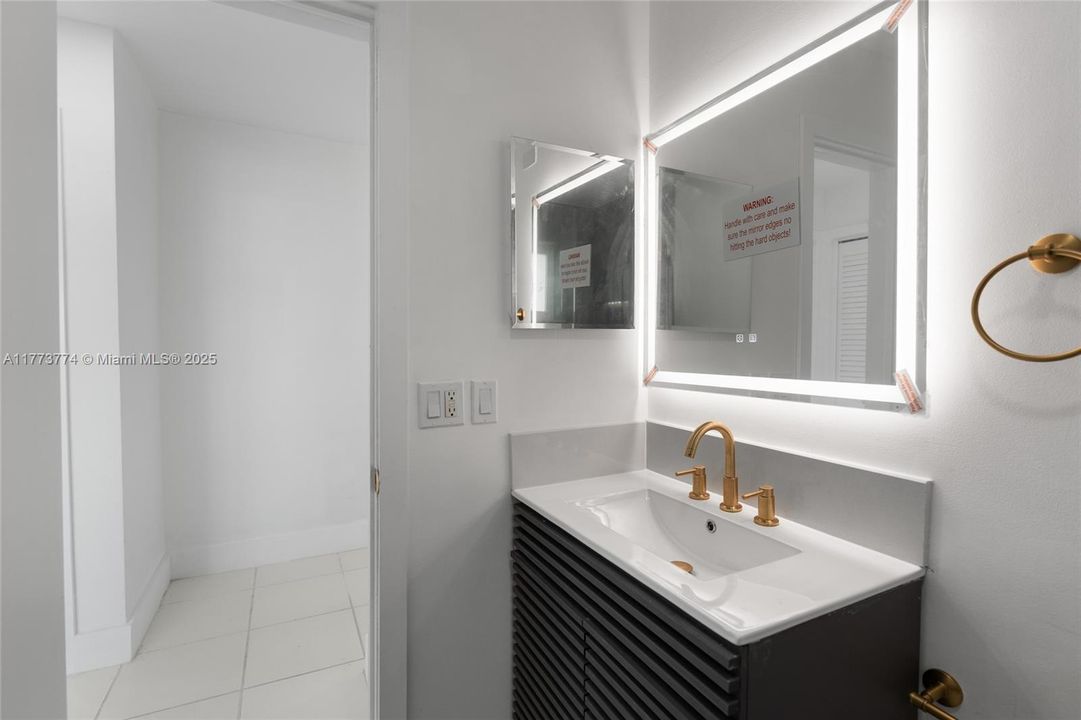 Recently Sold: $290,000 (2 beds, 2 baths, 1331 Square Feet)