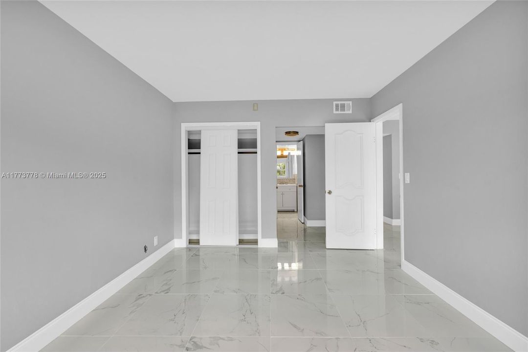 For Sale: $124,900 (1 beds, 1 baths, 672 Square Feet)