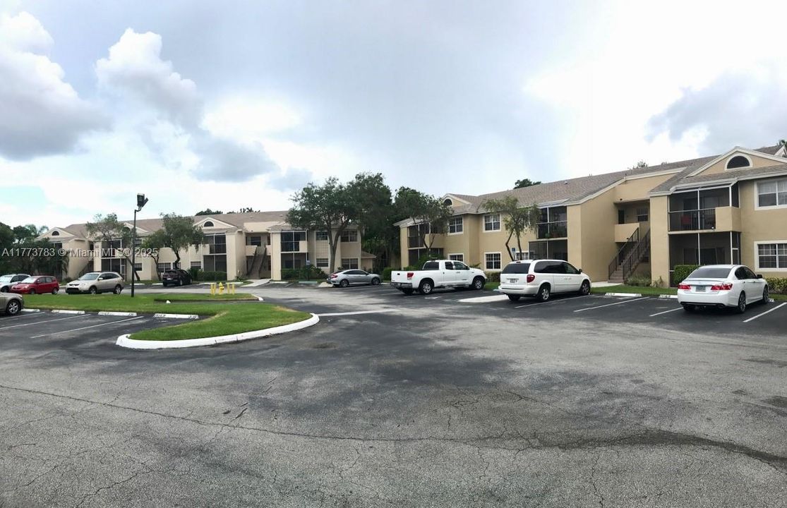 最近租的: $1,650 (1 贝兹, 1 浴室, 605 平方英尺)