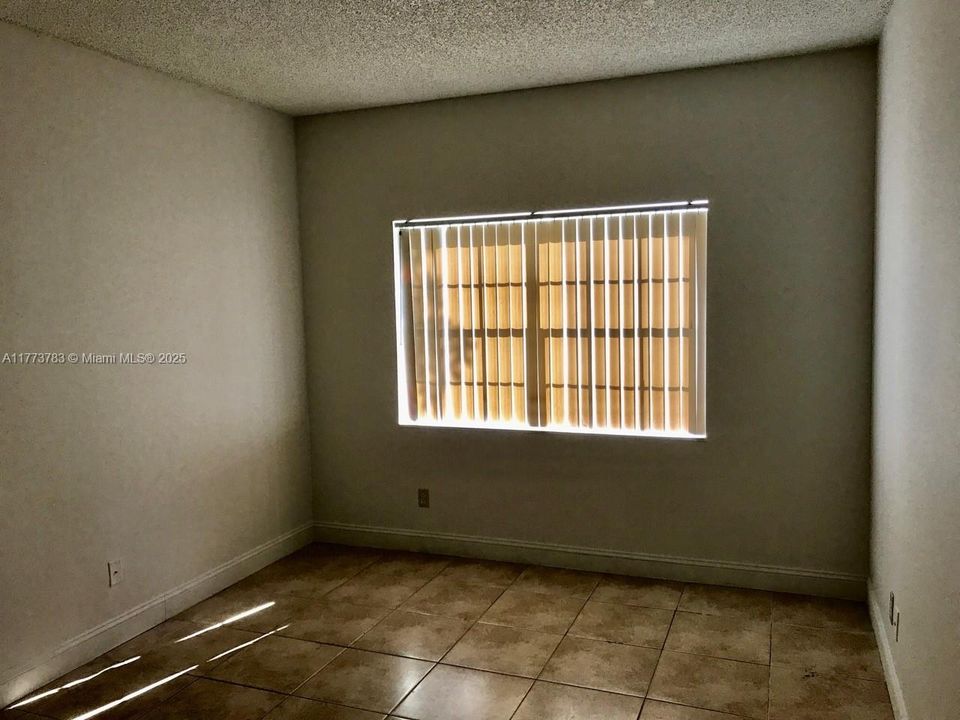 最近租的: $1,650 (1 贝兹, 1 浴室, 605 平方英尺)