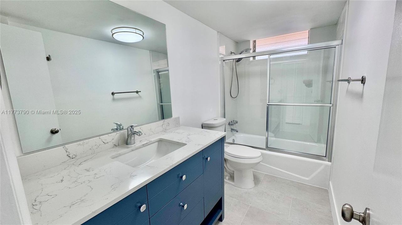 待售: $210,000 (1 贝兹, 1 浴室, 817 平方英尺)