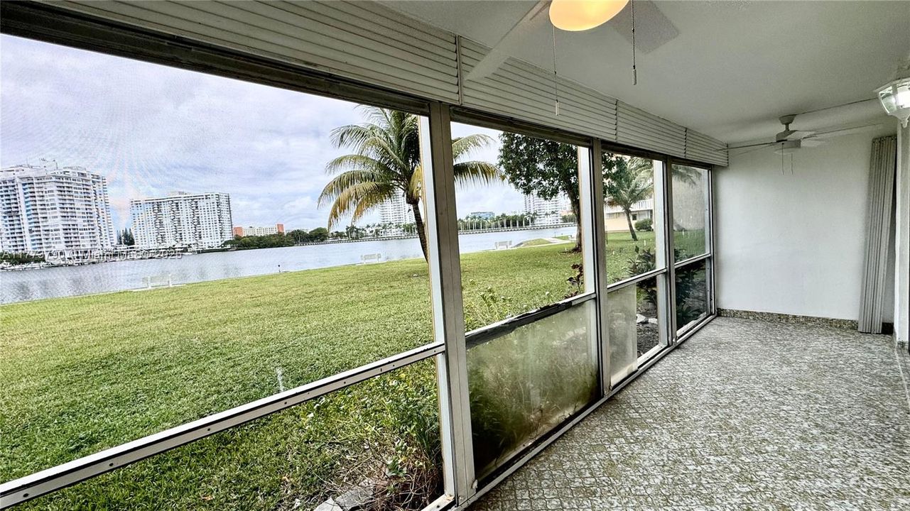 待售: $210,000 (1 贝兹, 1 浴室, 817 平方英尺)