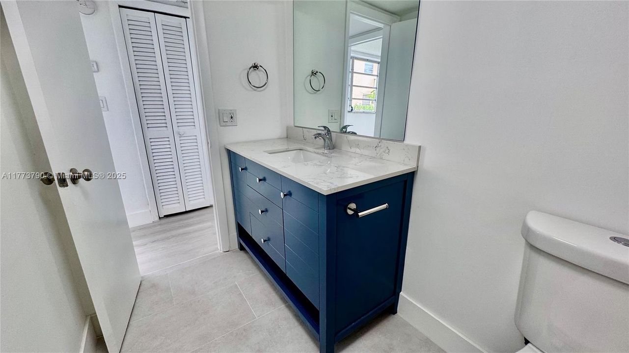 待售: $210,000 (1 贝兹, 1 浴室, 817 平方英尺)