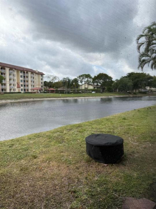 最近租的: $2,100 (2 贝兹, 2 浴室, 1099 平方英尺)