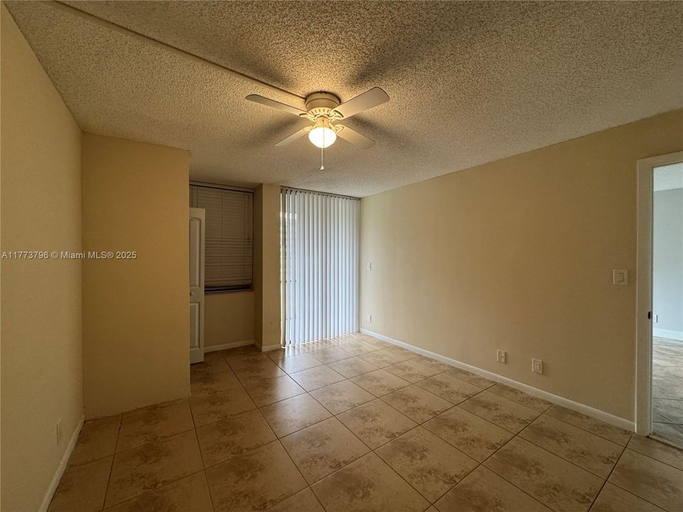 最近租的: $2,100 (2 贝兹, 2 浴室, 1099 平方英尺)