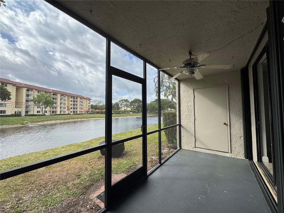 最近租的: $2,100 (2 贝兹, 2 浴室, 1099 平方英尺)