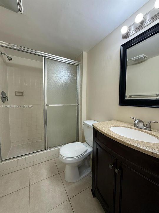 最近租的: $2,100 (2 贝兹, 2 浴室, 1099 平方英尺)