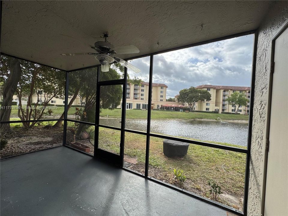 最近租的: $2,100 (2 贝兹, 2 浴室, 1099 平方英尺)