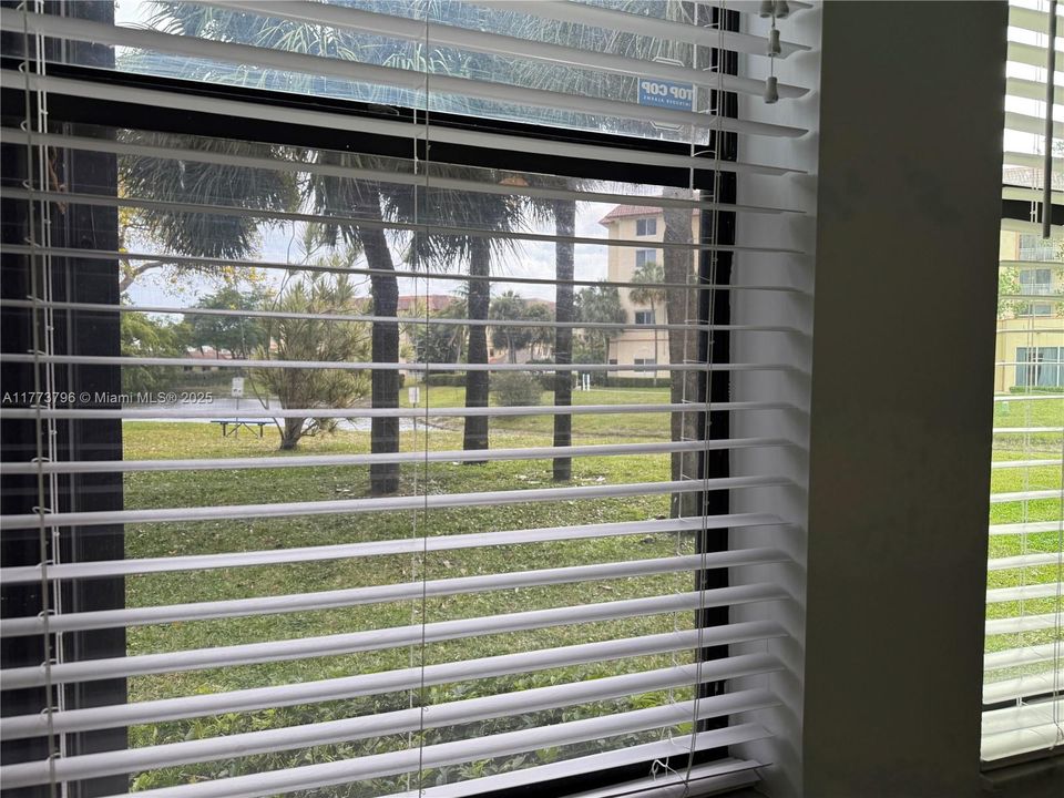 最近租的: $2,100 (2 贝兹, 2 浴室, 1099 平方英尺)