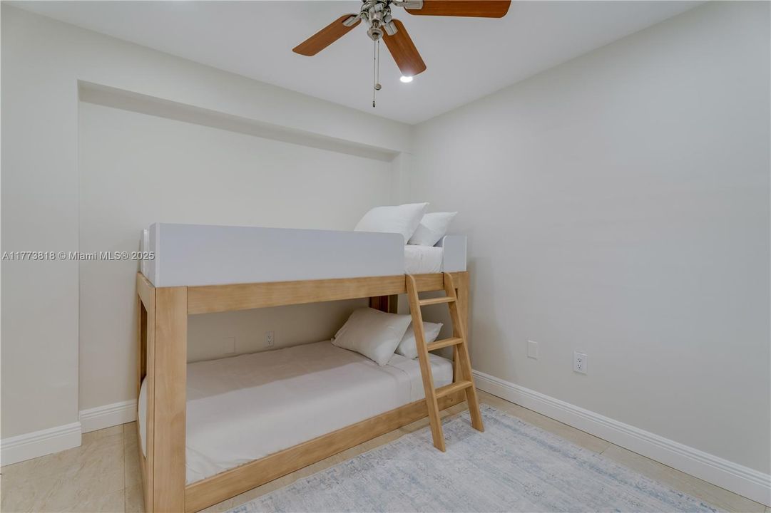 For Rent: $6,900 (4 beds, 2 baths, 2073 Square Feet)