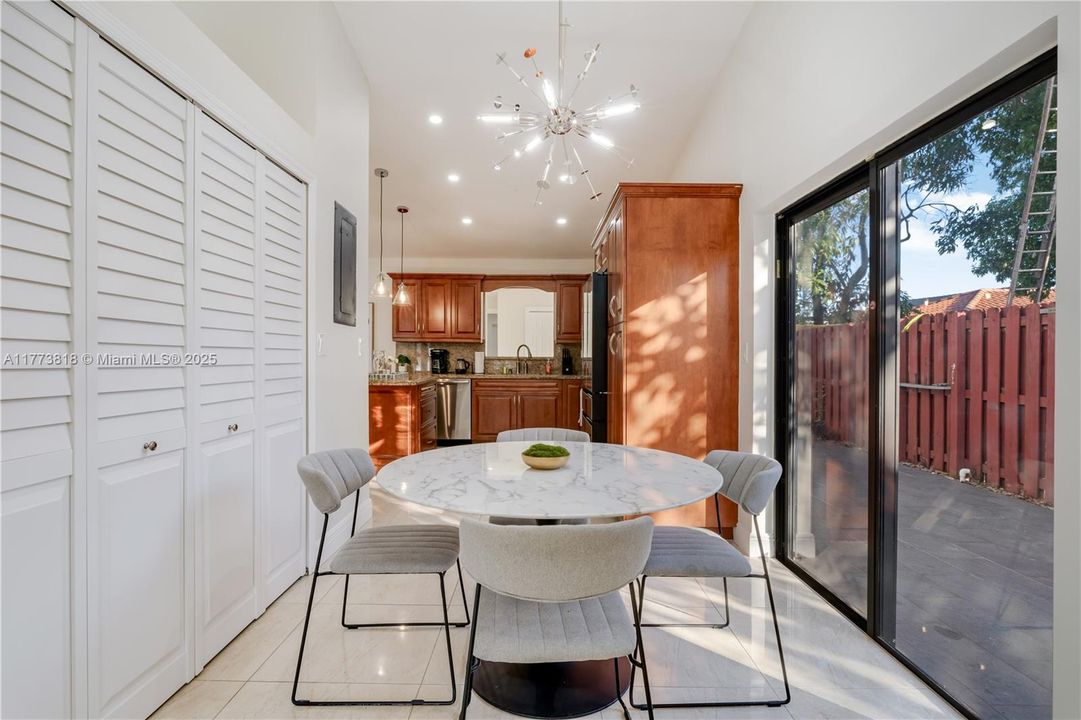 For Rent: $6,900 (4 beds, 2 baths, 2073 Square Feet)