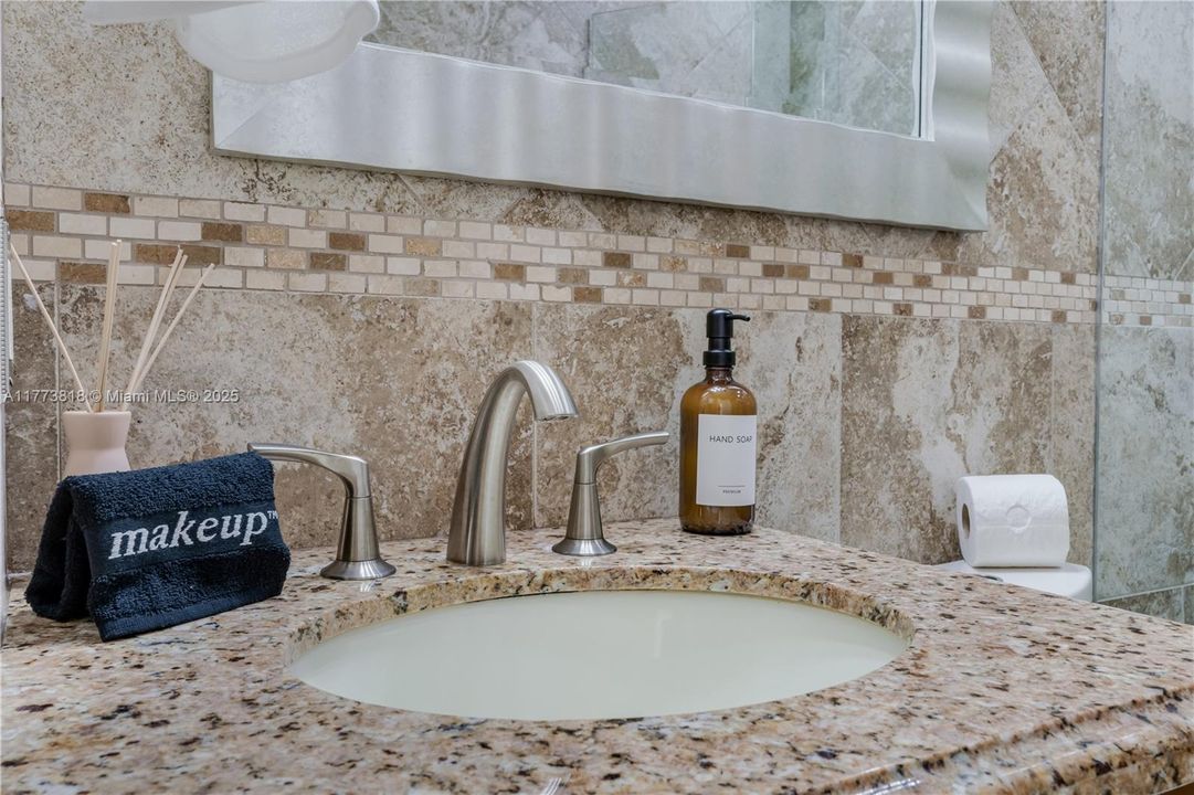 For Rent: $6,900 (4 beds, 2 baths, 2073 Square Feet)