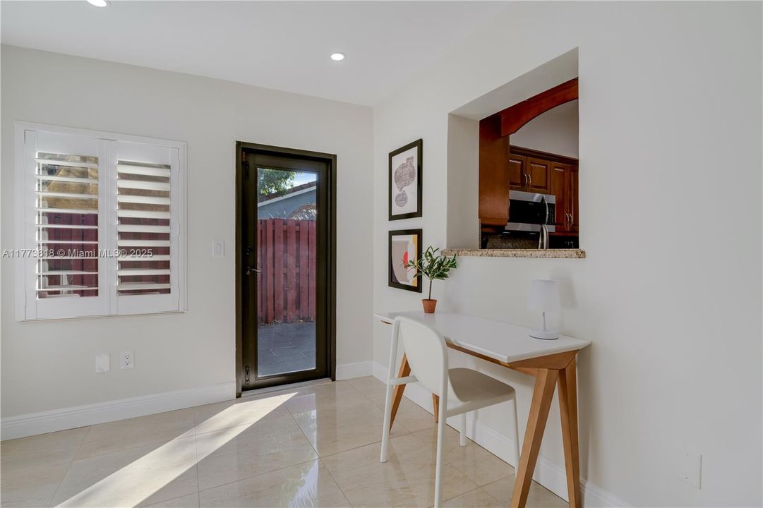 For Rent: $6,900 (4 beds, 2 baths, 2073 Square Feet)