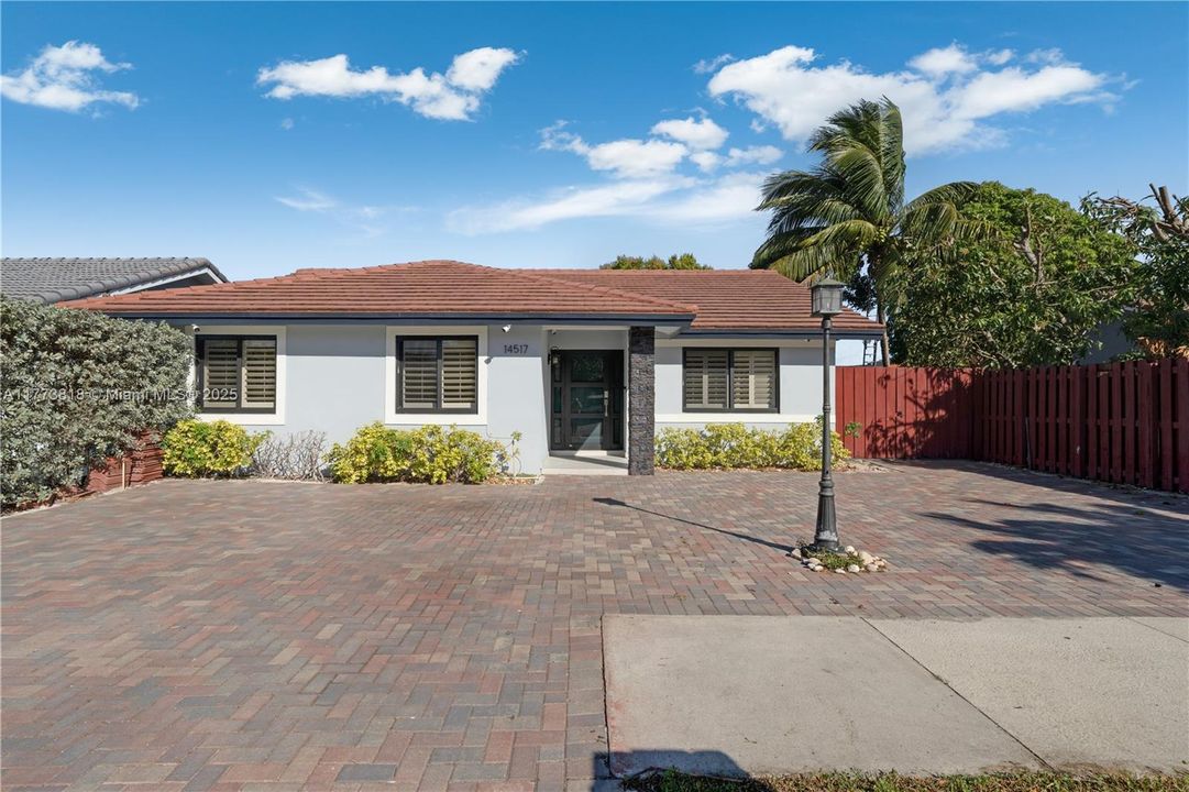 For Rent: $6,900 (4 beds, 2 baths, 2073 Square Feet)