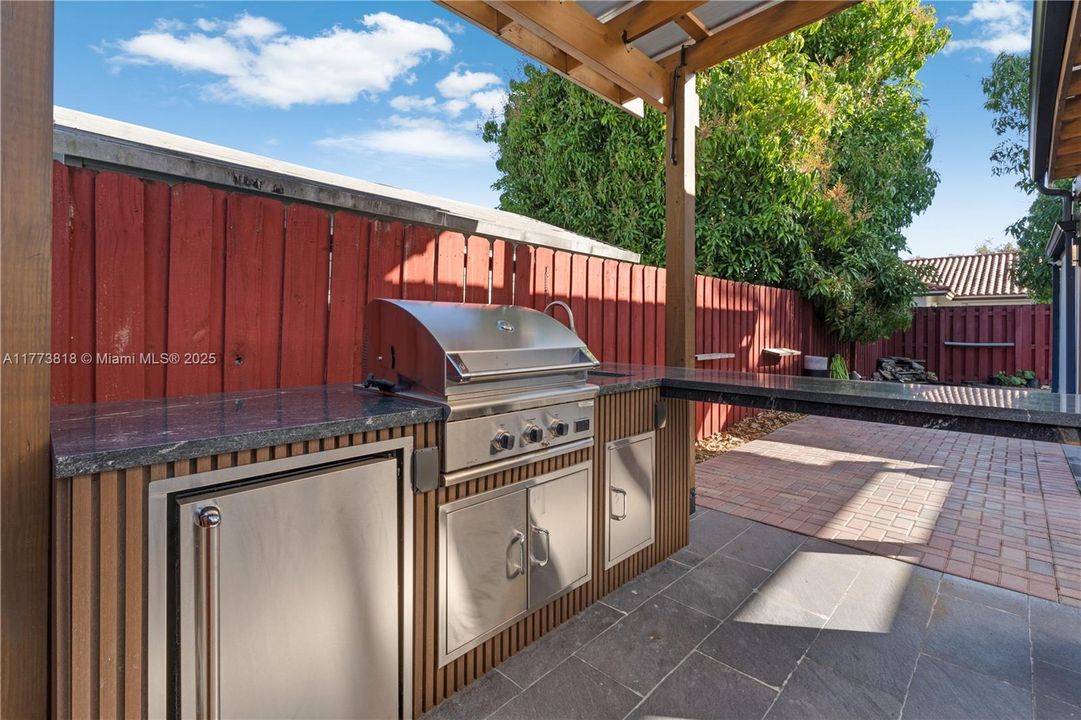 For Rent: $6,900 (4 beds, 2 baths, 2073 Square Feet)