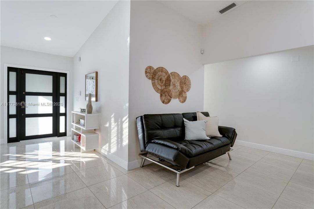 For Rent: $6,900 (4 beds, 2 baths, 2073 Square Feet)