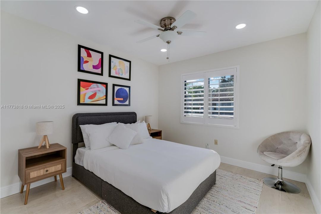 For Rent: $6,900 (4 beds, 2 baths, 2073 Square Feet)