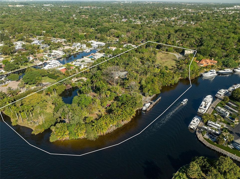 最近售出: $9,000,000 (7.20 acres)