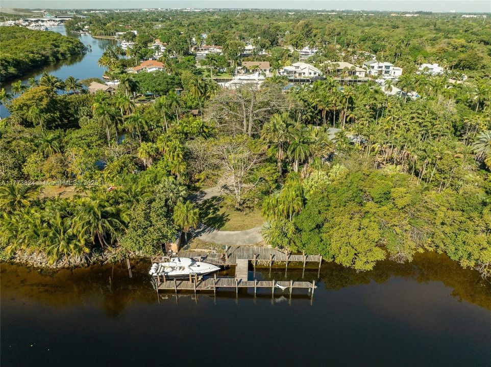 最近售出: $9,000,000 (7.20 acres)