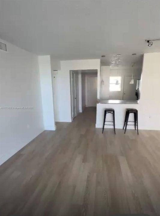 最近租的: $2,100 (2 贝兹, 2 浴室, 0 平方英尺)