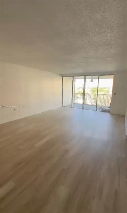 最近租的: $2,100 (2 贝兹, 2 浴室, 0 平方英尺)