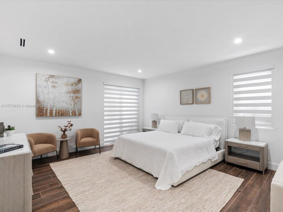 Vendido Recientemente: $2,140,000 (4 camas, 3 baños, 2742 Pies cuadrados)