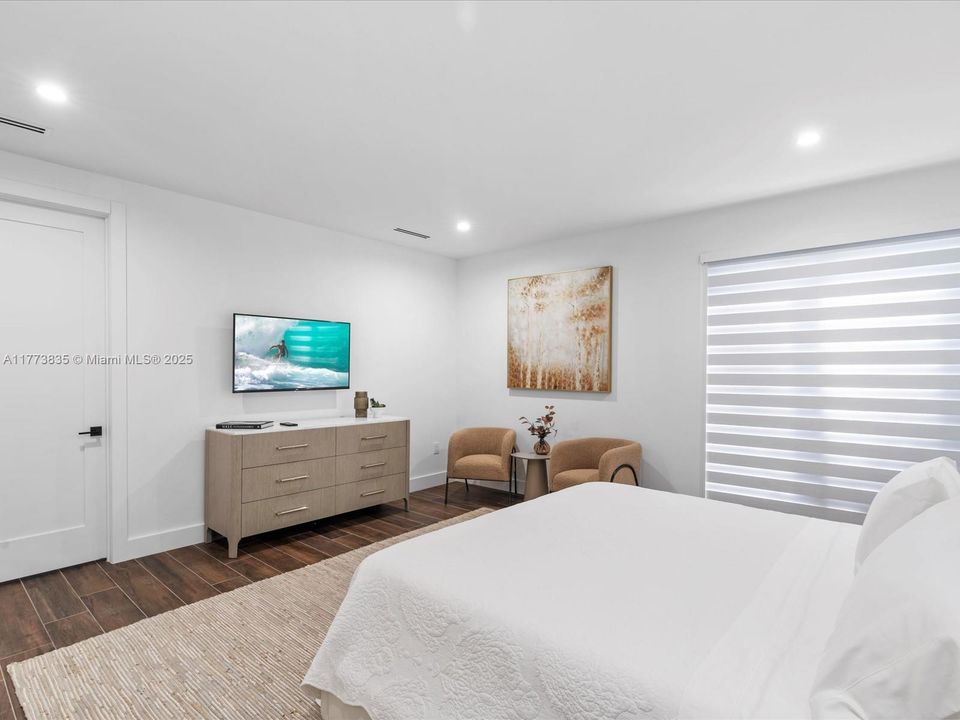 Vendido Recientemente: $2,140,000 (4 camas, 3 baños, 2742 Pies cuadrados)