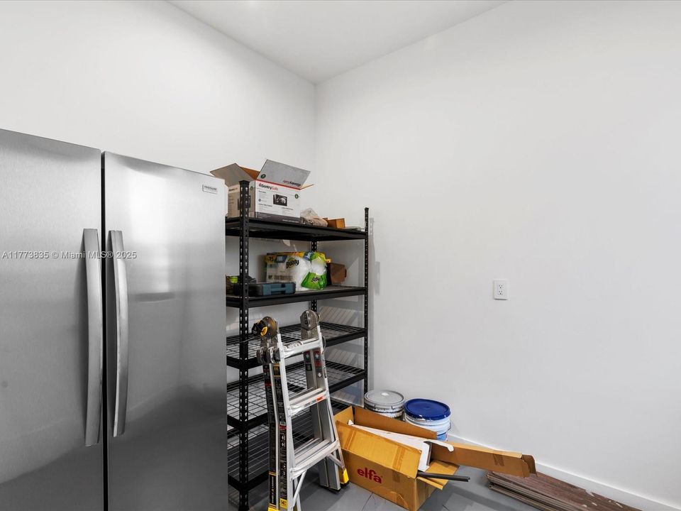 Vendido Recientemente: $2,140,000 (4 camas, 3 baños, 2742 Pies cuadrados)