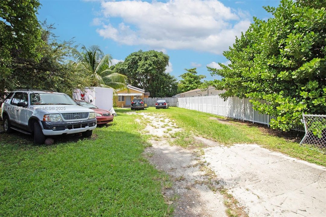 待售: $625,000 (2 贝兹, 2 浴室, 1232 平方英尺)