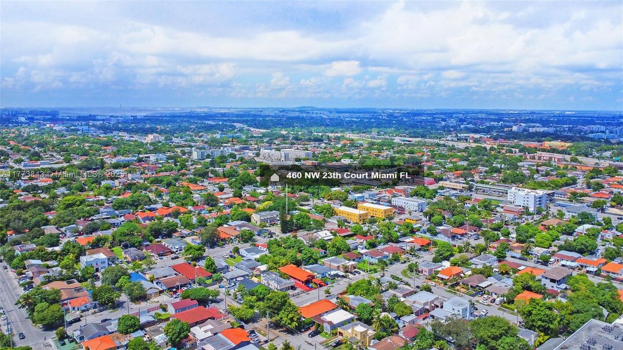 待售: $625,000 (2 贝兹, 2 浴室, 1232 平方英尺)