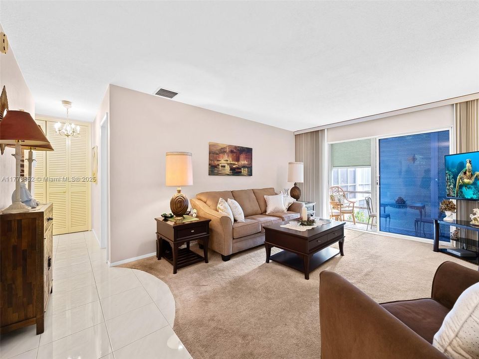 Недавно продано: $149,999 (1 спален, 1 ванн, 720 Квадратных фут)