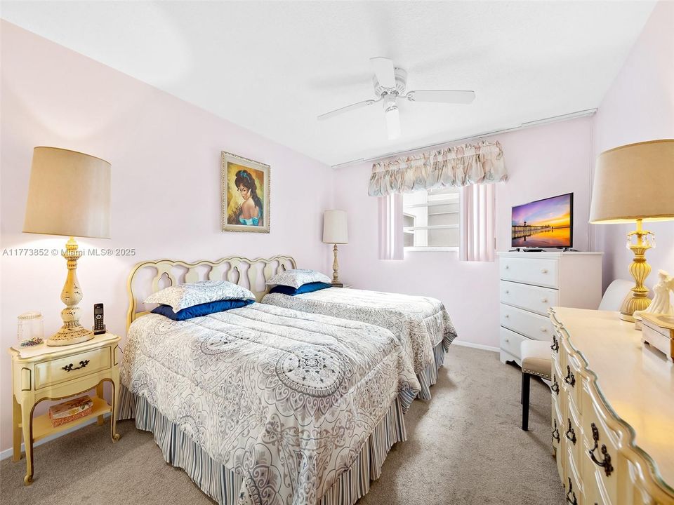 Недавно продано: $149,999 (1 спален, 1 ванн, 720 Квадратных фут)