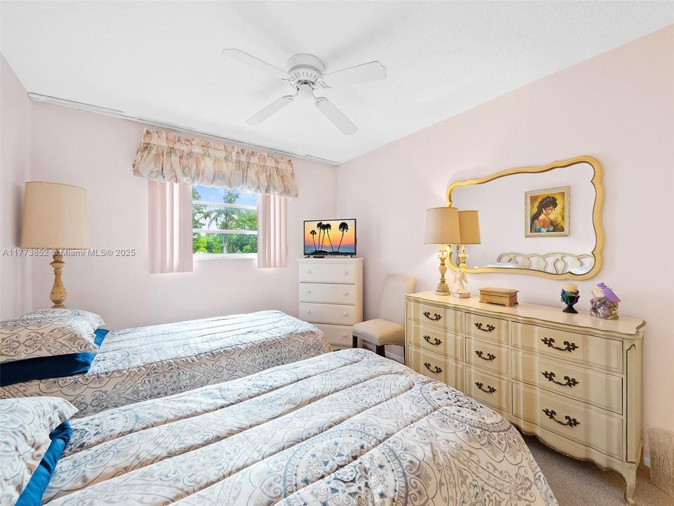 Недавно продано: $149,999 (1 спален, 1 ванн, 720 Квадратных фут)