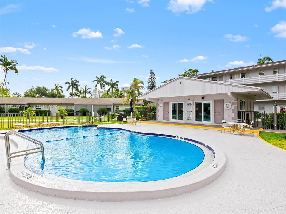 Недавно продано: $149,999 (1 спален, 1 ванн, 720 Квадратных фут)