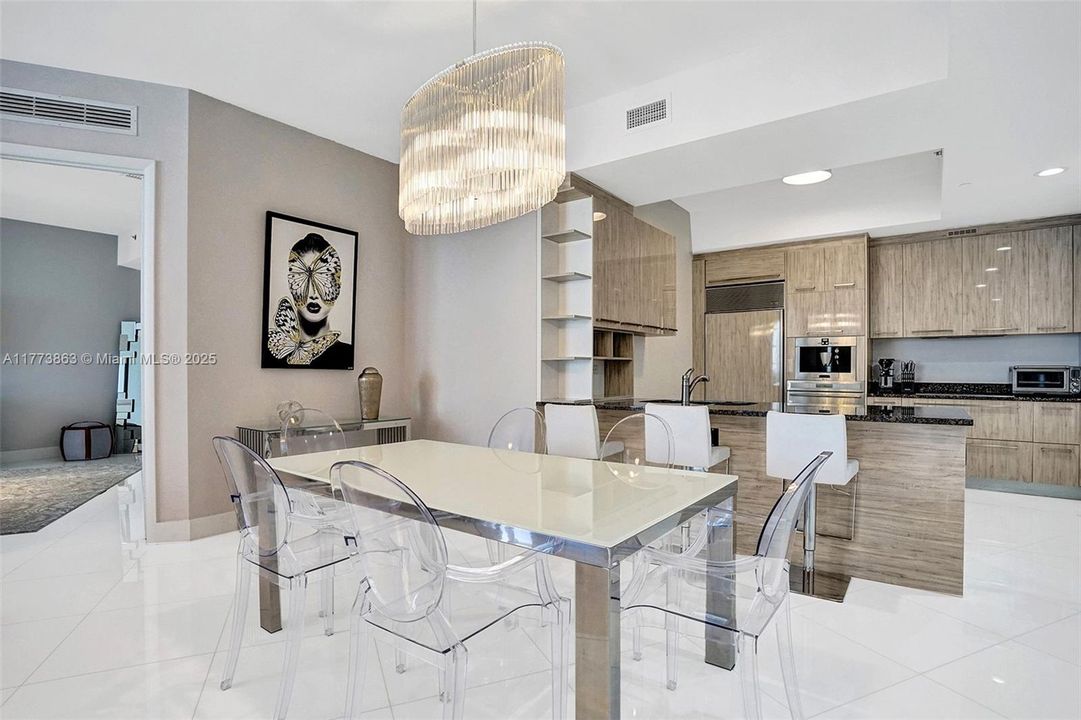 最近租的: $7,500 (3 贝兹, 3 浴室, 1962 平方英尺)