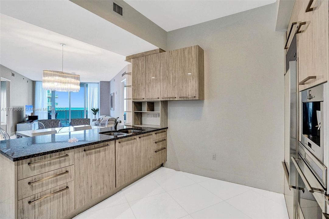 最近租的: $7,500 (3 贝兹, 3 浴室, 1962 平方英尺)