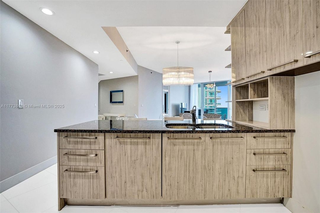 最近租的: $7,500 (3 贝兹, 3 浴室, 1962 平方英尺)